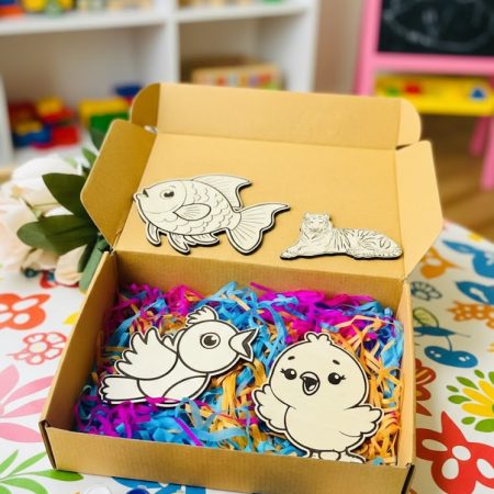 Wooden Creative Activity Kit Box (4pcs shapes) Colouring set